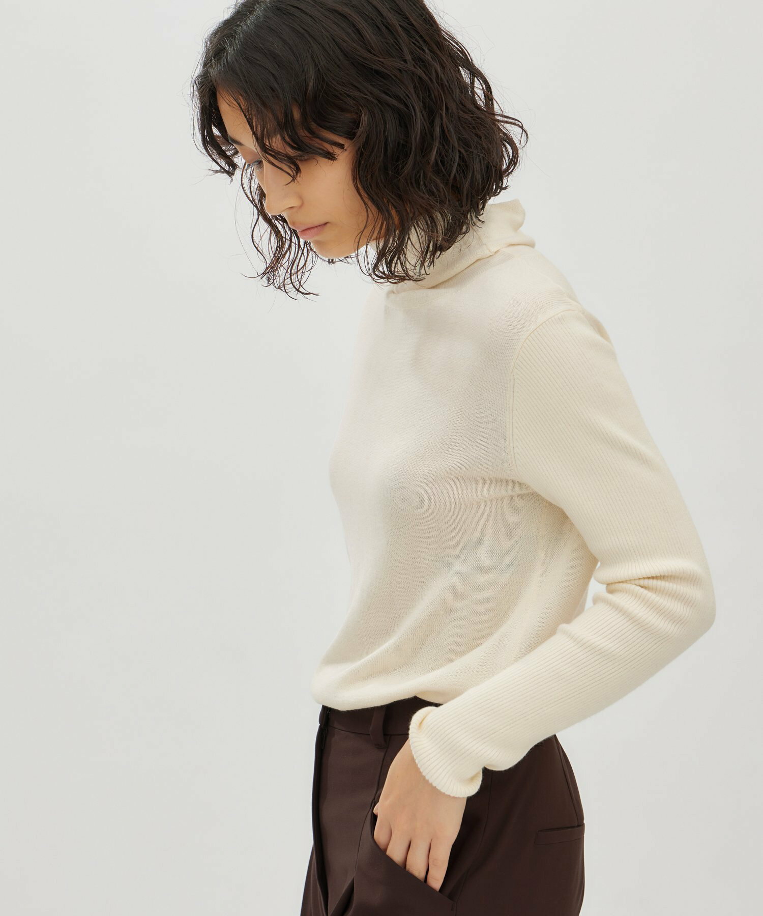 TURTLE NECK KNIT TOP